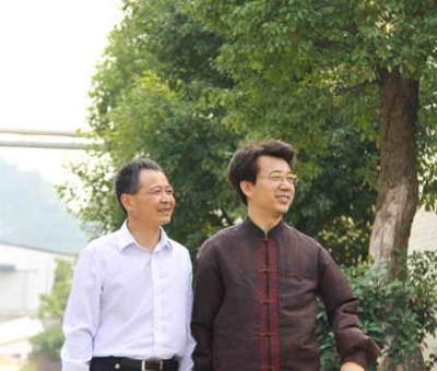 中國食用菌協會創(chuàng)新發(fā)展模式課題組組長趙中良蒞臨仙客來公司調研創(chuàng)新發(fā)展模式課題實施情況并轉達全國政協副主席阿不來提?阿不都熱西提的問候