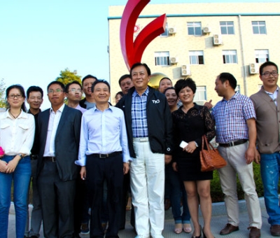 著名表演藝術(shù)家唐國強(qiáng)先生親臨仙客來公司