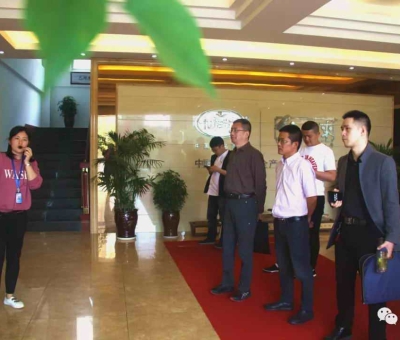 “堅(jiān)扶實(shí)業(yè)，造福人民”推動(dòng)食用菌產(chǎn)業(yè)升級(jí)！省發(fā)改委商價(jià)管理處領(lǐng)導(dǎo)蒞臨仙客來(lái)靈芝調(diào)研。