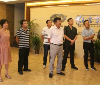 柴桑區(qū)人民法院到沙城工業(yè)園工商聯(lián)分會(huì)會(huì)長(zhǎng)單位仙客來(lái)開(kāi)展“不忘初心 牢記使命”主題教育活動(dòng)