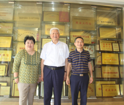 中共江西省委原書記舒惠國蒞臨仙客來公司考察指導