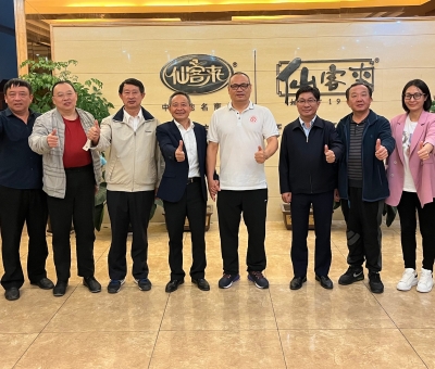 中華慈善總會(huì)榮譽(yù)副會(huì)長(zhǎng)徐鐿軒等領(lǐng)導(dǎo)蒞臨仙客來(lái)公司參觀(guān)指導(dǎo)