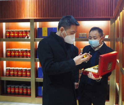 市委常委、市紀委書記熊明一行到仙客來公司走訪慰問并調研食品安全工作